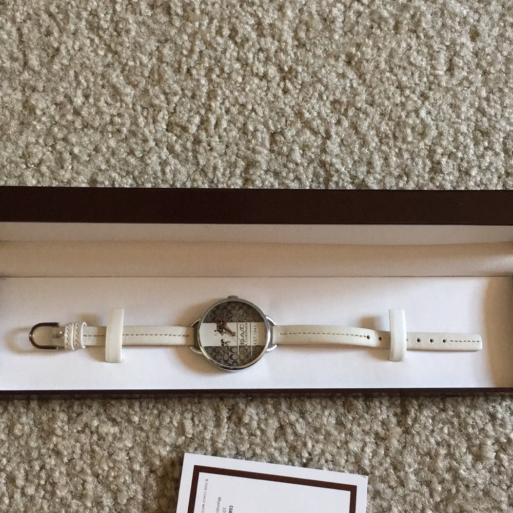 Coach Watch - Picture 3 of 6